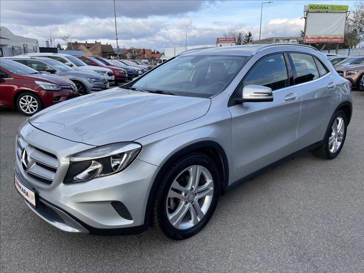 Mercedes-Benz GLA 180 CDi Navi*Polokůže Kamera*Manuál*Líta kola*Bez  Koroze! Servis do 157tkm!