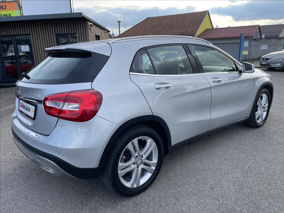 mercedes-benz-gla-180-cdi-navi-polokuze-kamera-manual-lita-kola-bez-koroze-servis-do-157tkm - 4