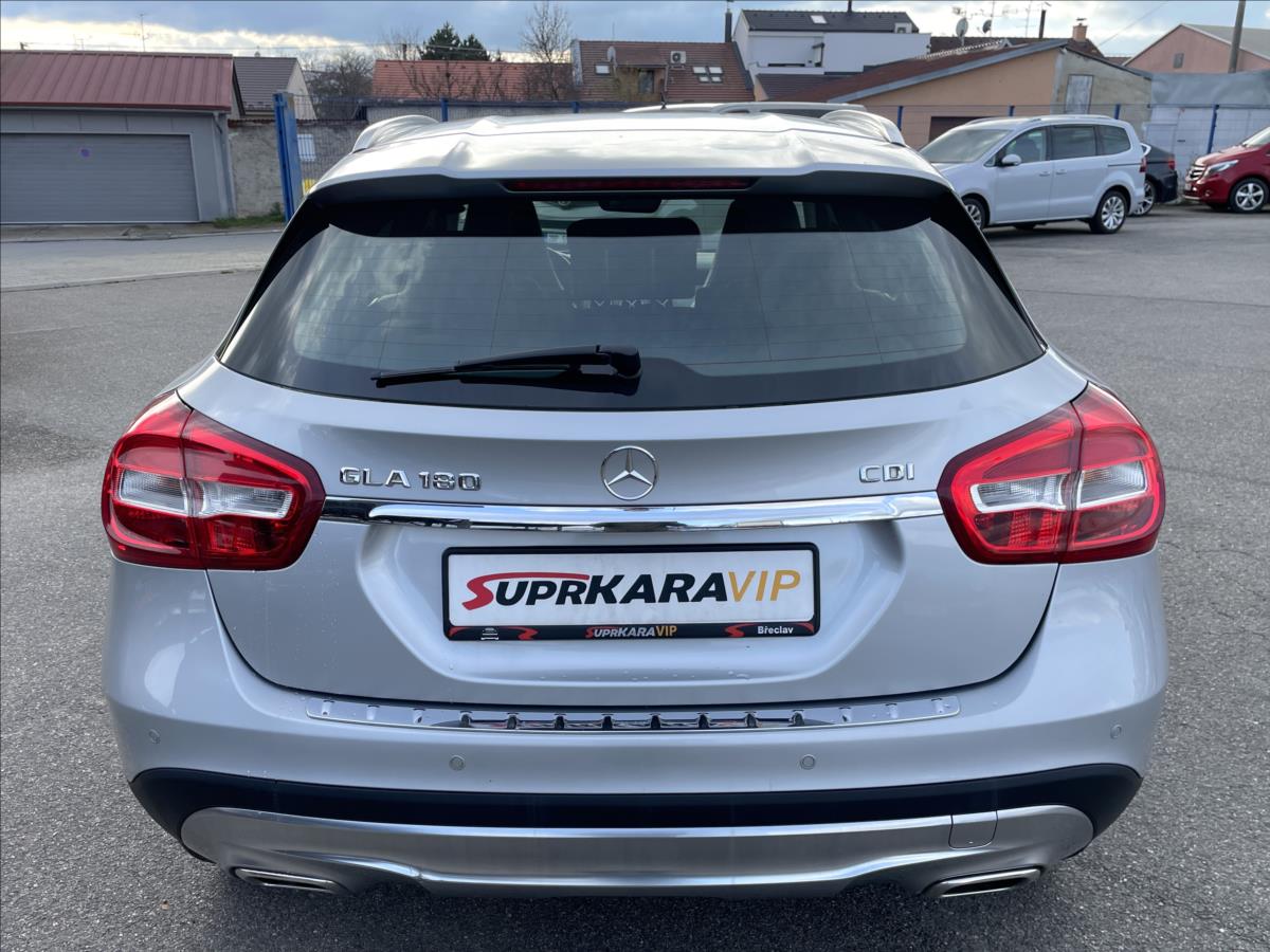 mercedes-benz-gla-180-cdi-navi-polokuze-kamera-manual-lita-kola-bez-koroze-servis-do-157tkm - 5