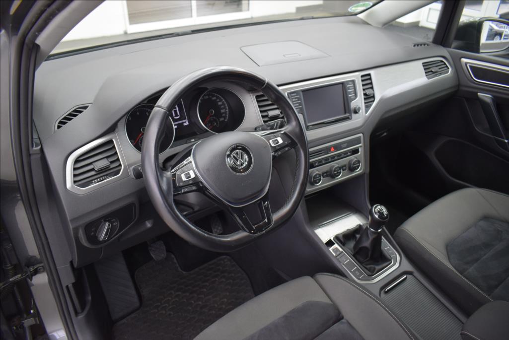 volkswagen-golf-sportsvan-1-4-tsi-1-maj-navi-xen-led - 8