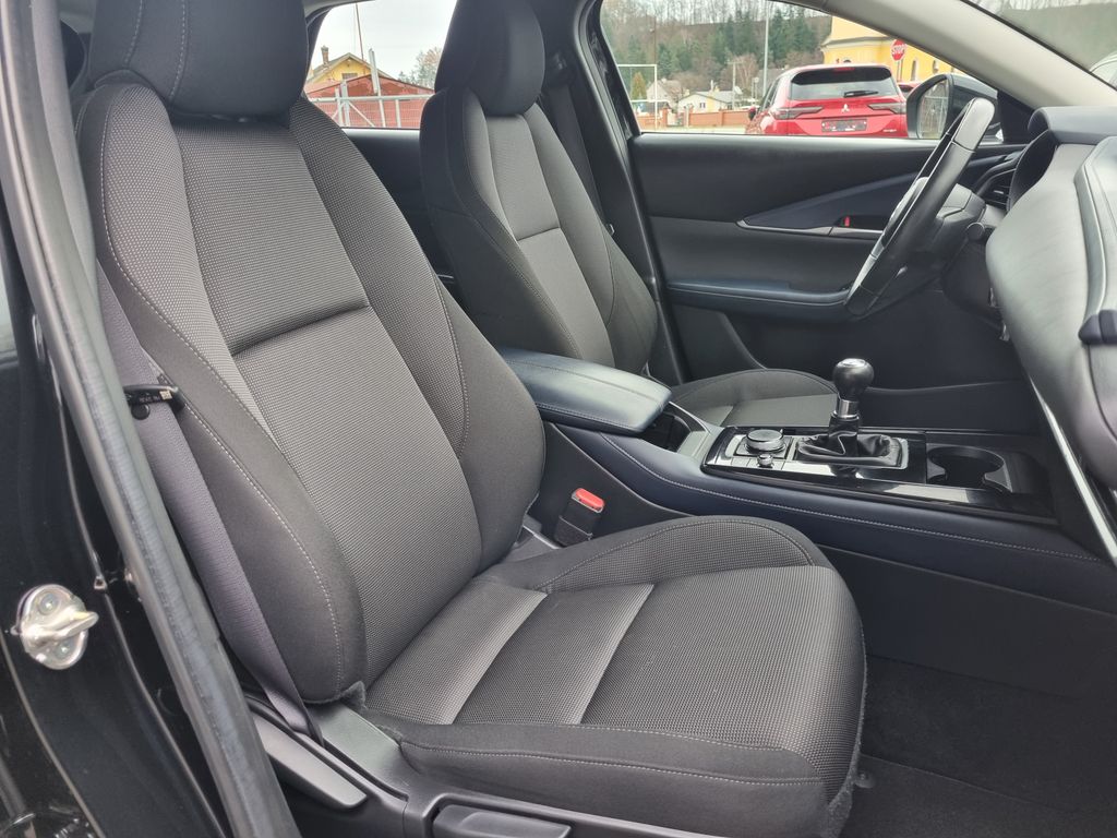 mazda-cx-30-2-0-skyactiv-g-led-hud - 9