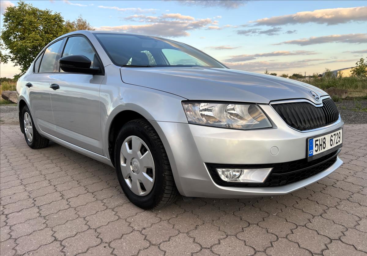 skoda-octavia-1-6-tdi-77kw-active-1-maj-cr - 4