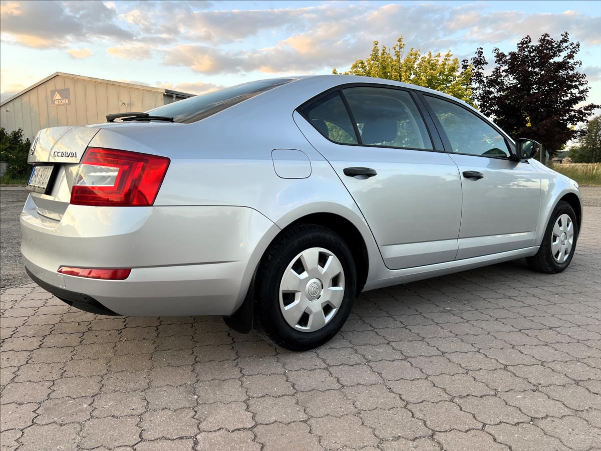 skoda-octavia-1-6-tdi-77kw-active-1-maj-cr - 9