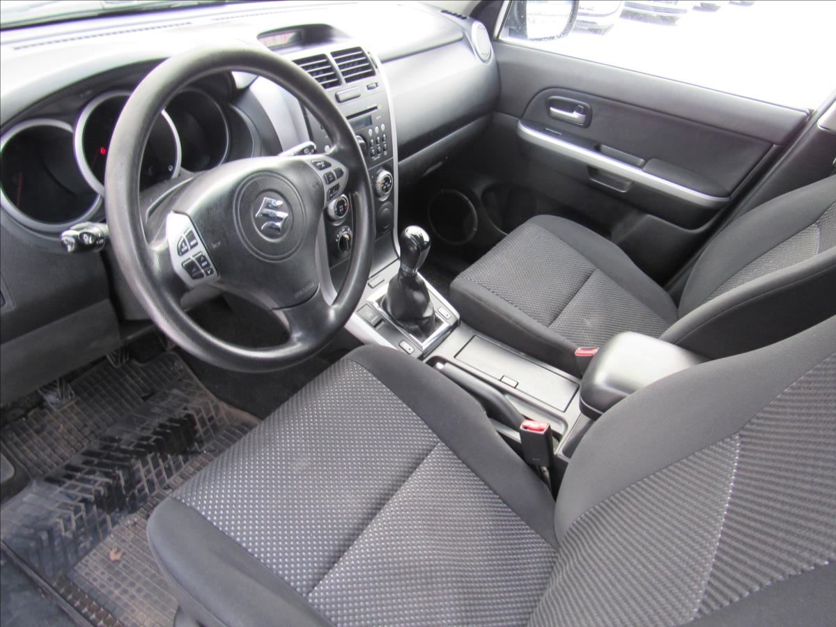 suzuki-grand-vitara-2-0-i-103kw-4x4 - 8