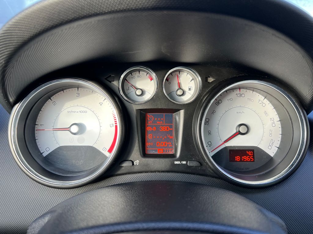 peugeot-308-1-6-115k-zaruka-servis-pano - 9