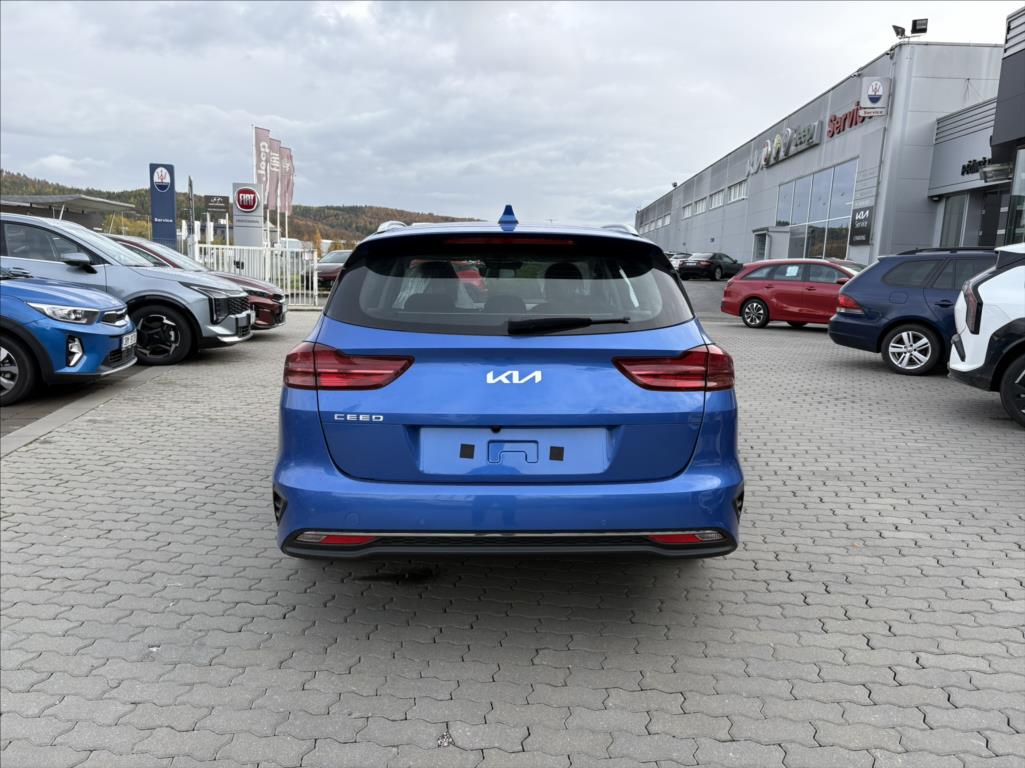 kia-ceed-1-5-t-gdi-gpf-7dct-sw-spin - 5
