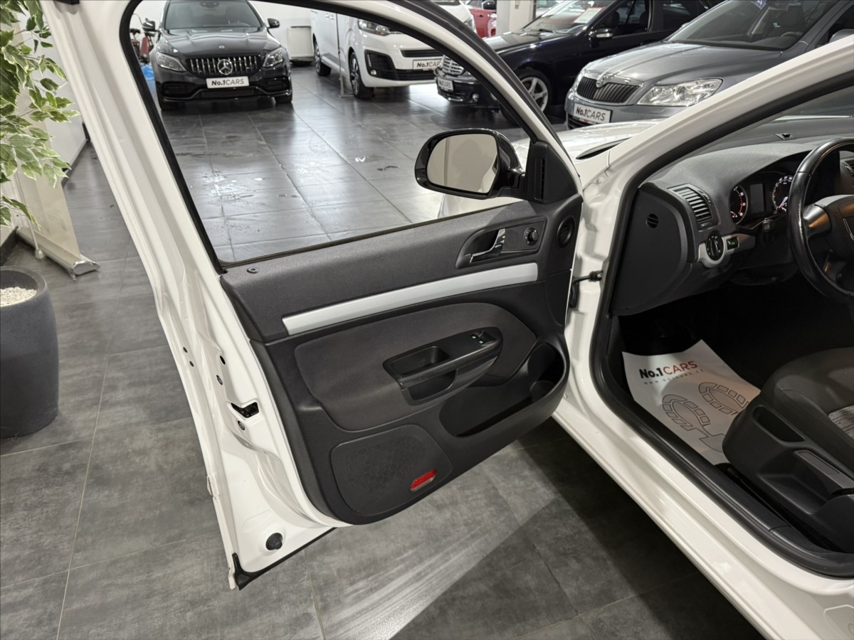 skoda-octavia-1-2-tsi-77-kw-navigace-tazne - 5