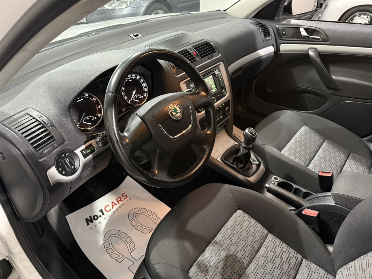skoda-octavia-1-2-tsi-77-kw-navigace-tazne - 6