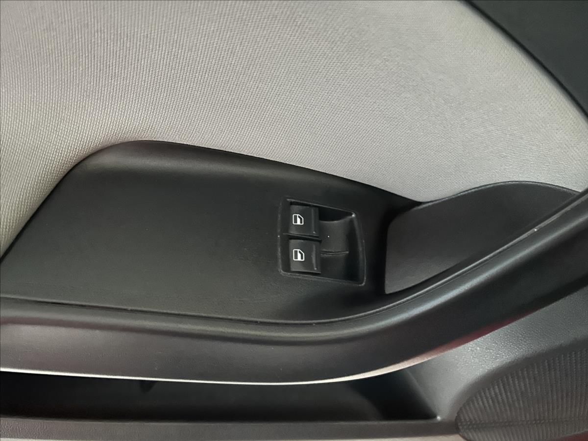 seat-ibiza-1-2-tsi-66kw-style-serviska - 8