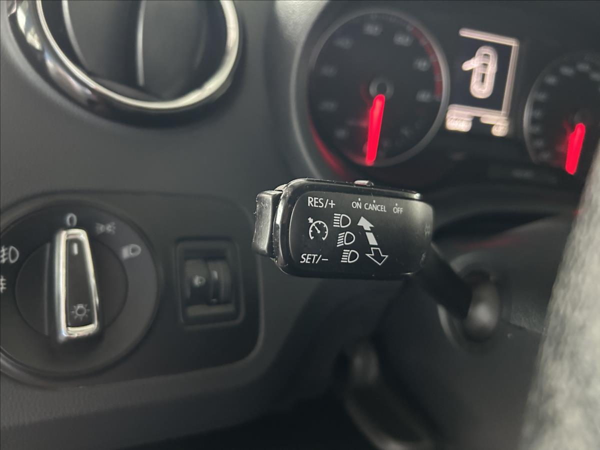 seat-ibiza-1-2-tsi-66kw-style-serviska - 9