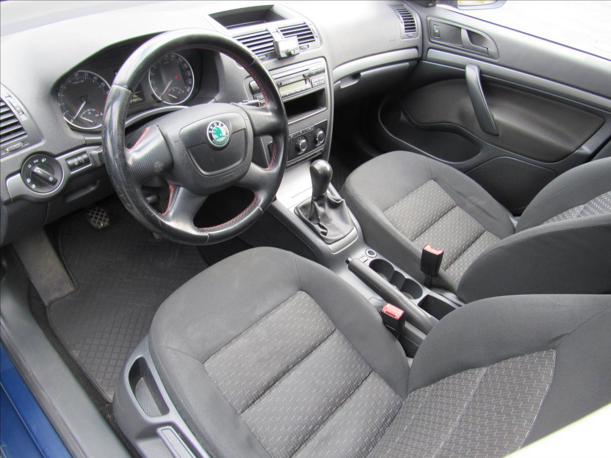 skoda-octavia-1-6-tdi-77kw-sedan - 8