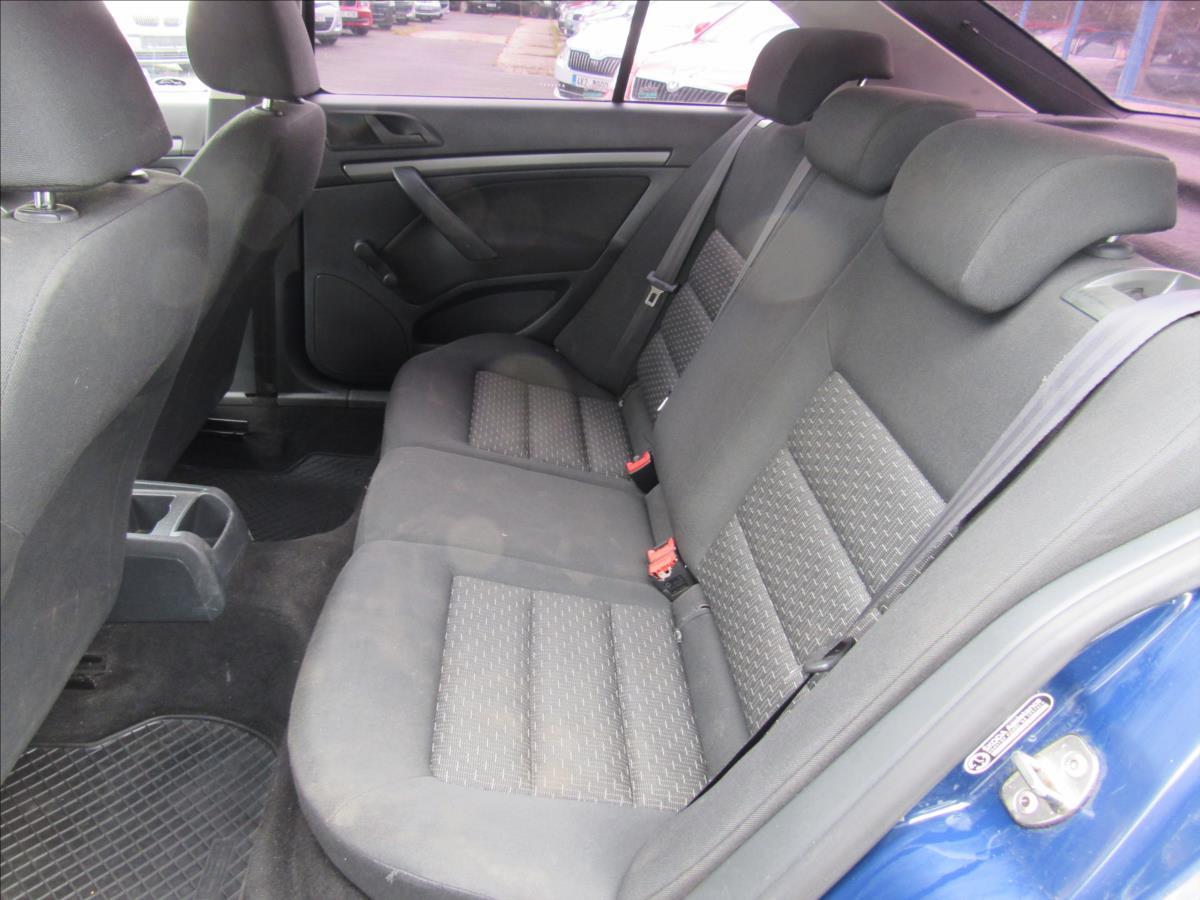 skoda-octavia-1-6-tdi-77kw-sedan - 9