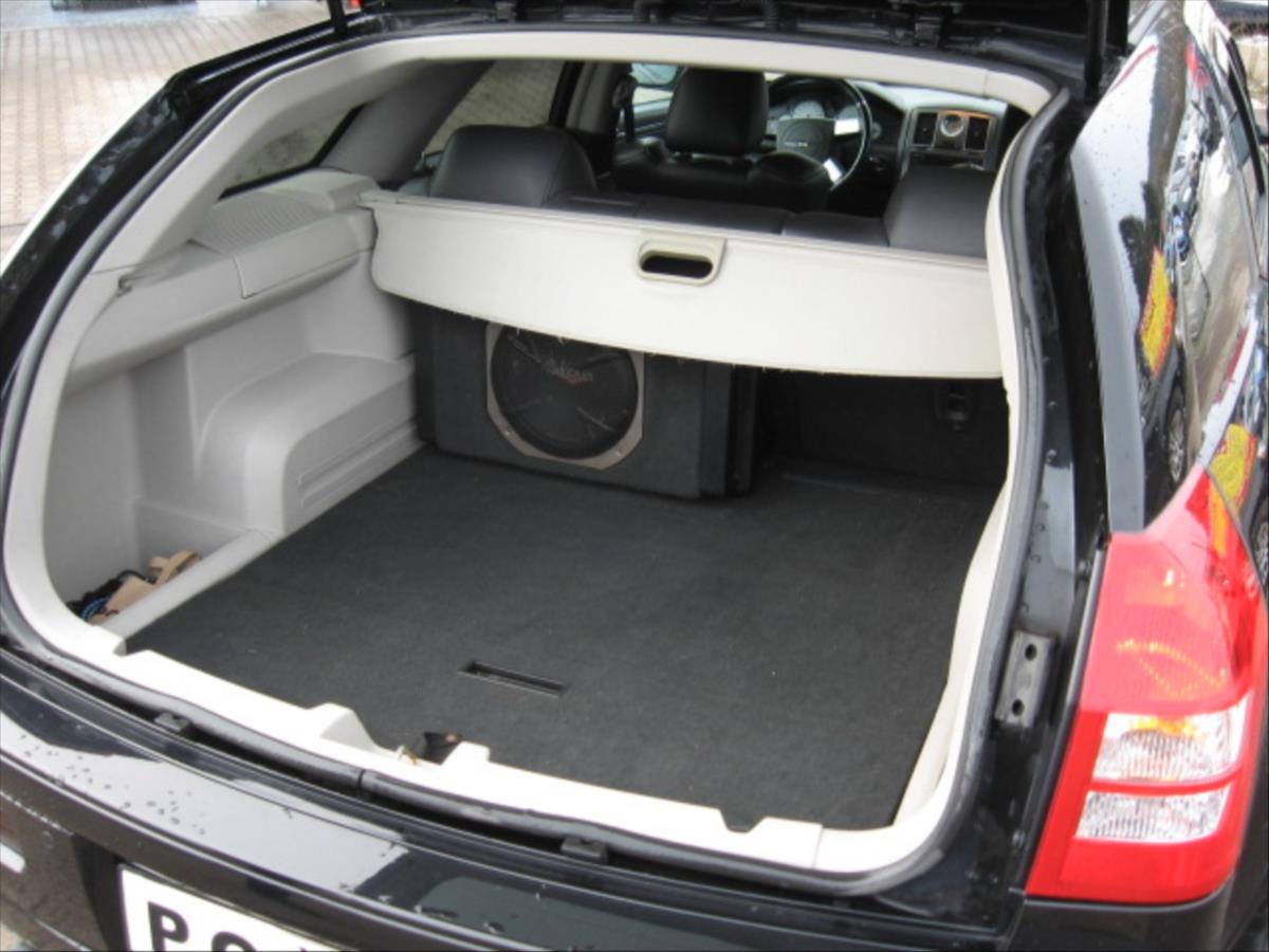 chrysler-300c-6-1-hemi-srt-8 - 8