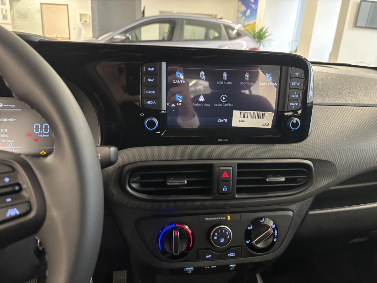 hyundai-i10-1-0-i-go-navi-kamera-zaruka - 7