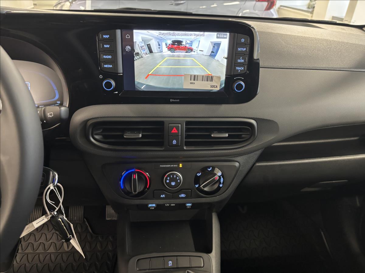 hyundai-i10-1-0-i-go-navi-kamera-zaruka - 8