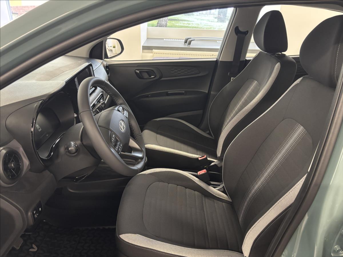 hyundai-i10-1-0-i-go-navi-kamera-zaruka - 9