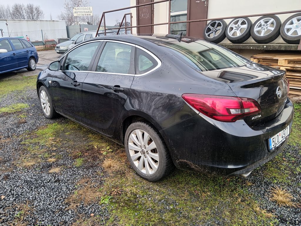 opel-astra-1-4i-turbo-cosmo-lpg - 2