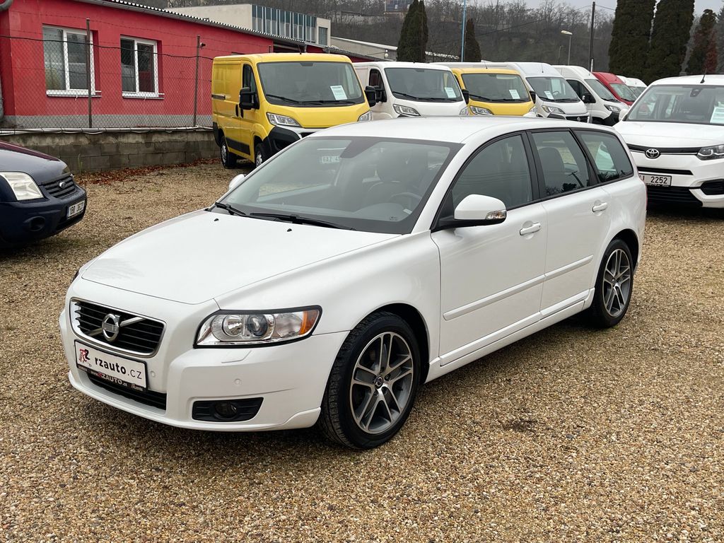 Volvo V50 1.6D 80kW*KŮŽE*VÝHŘEV*HANDSFRE