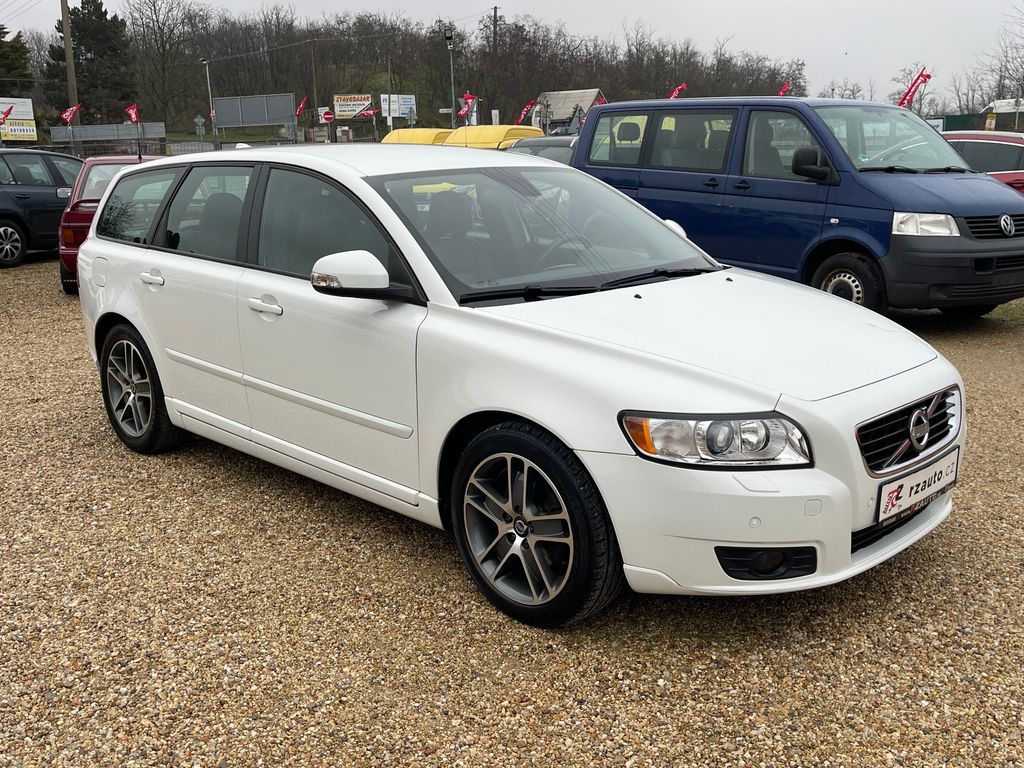 volvo-v50-1-6d-80kw-kuze-vyhrev-handsfre - 4