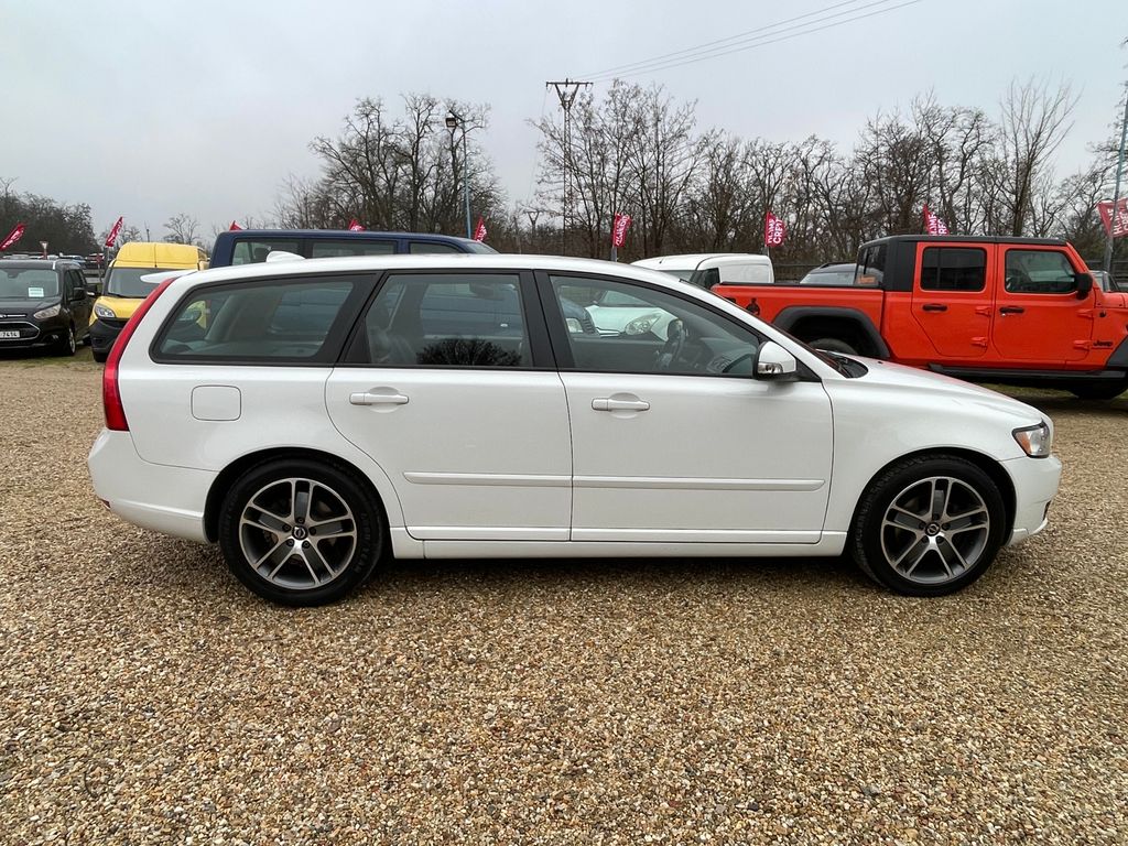 volvo-v50-1-6d-80kw-kuze-vyhrev-handsfre - 5