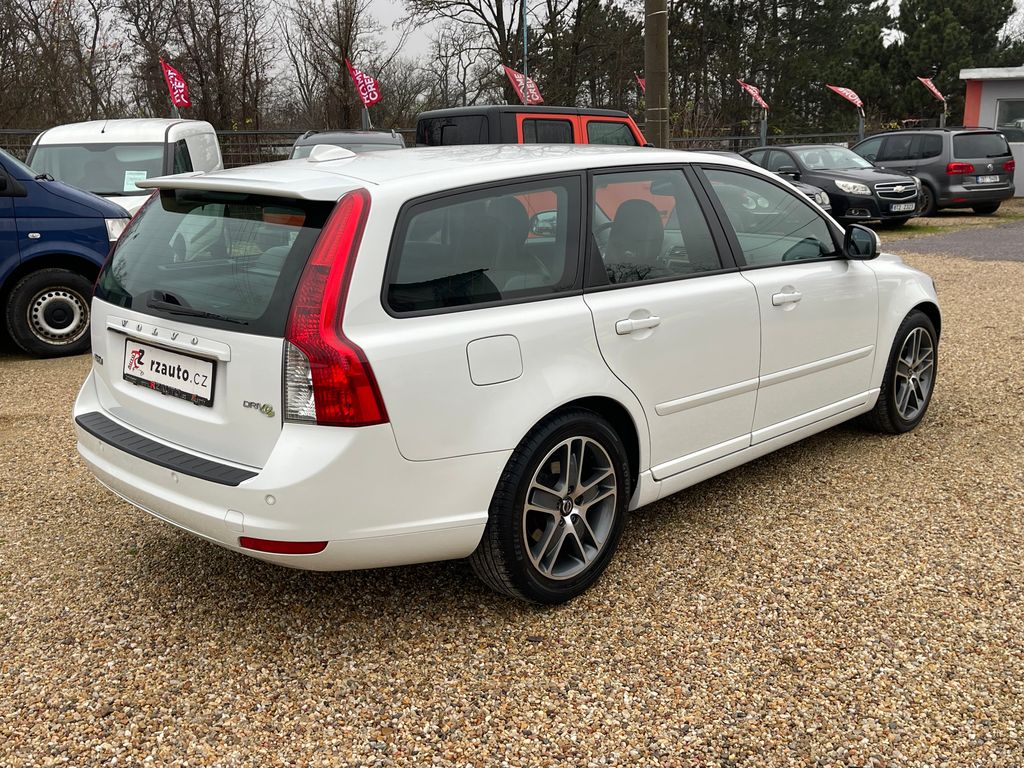 volvo-v50-1-6d-80kw-kuze-vyhrev-handsfre - 6