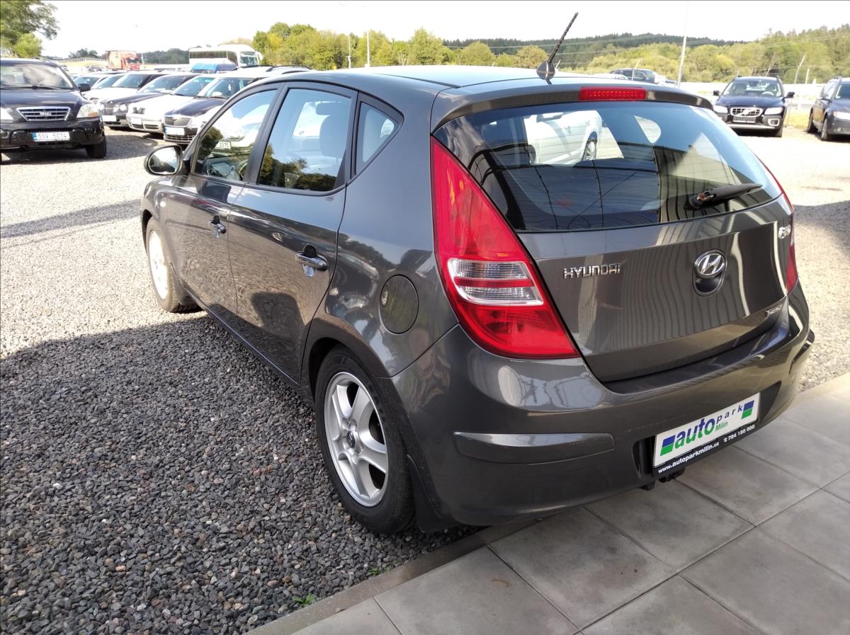 hyundai-i30-1-6-crdi-vgt-66kw-comfort - 4
