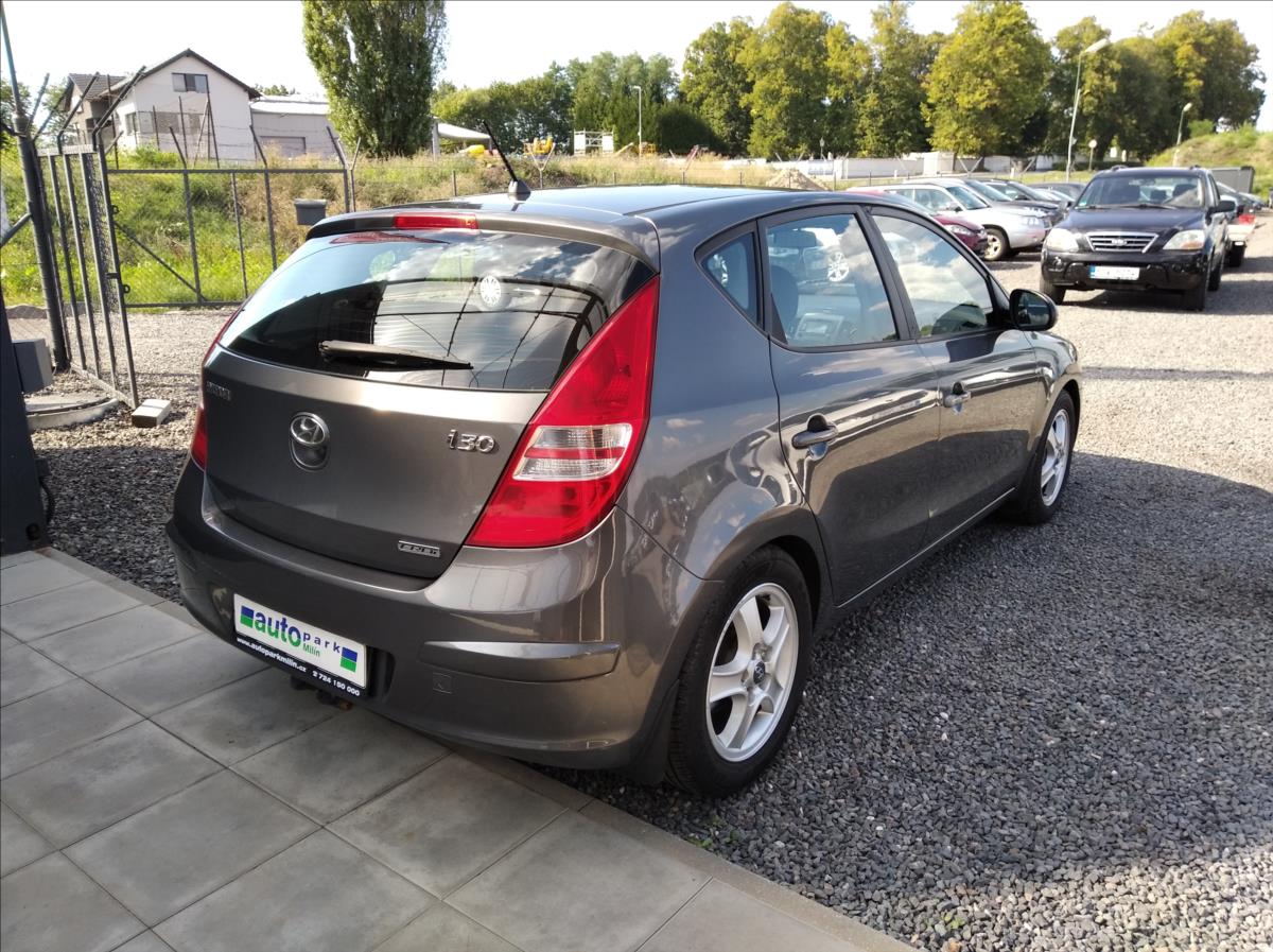 hyundai-i30-1-6-crdi-vgt-66kw-comfort - 6