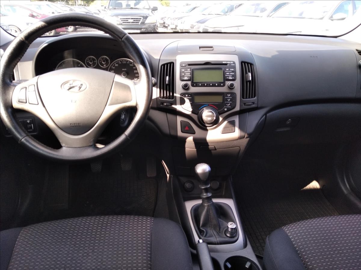 hyundai-i30-1-6-crdi-vgt-66kw-comfort - 9