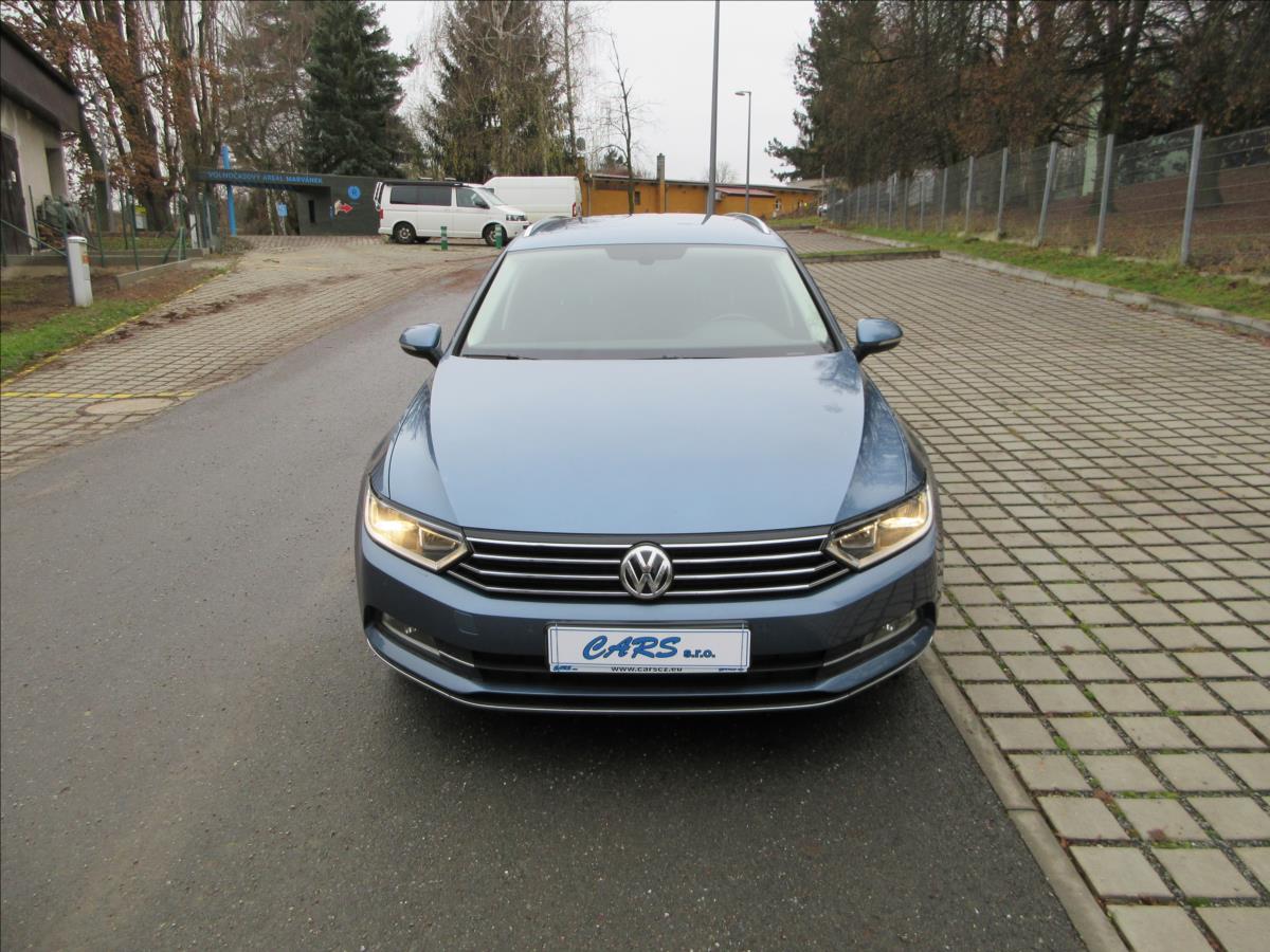 volkswagen-passat-1-6-tdi-88kw-navi-kamera-highline - 2