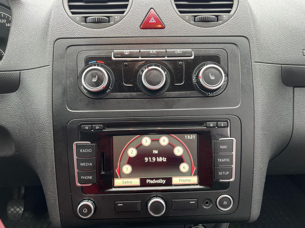 volkswagen-caddy-1-2-tsi-63-kw-zaruka-servis - 8