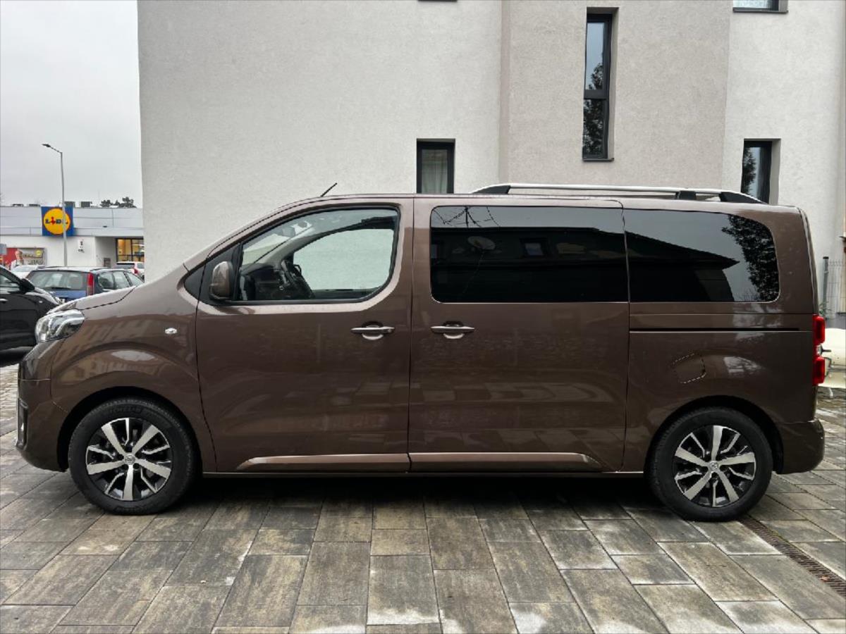 toyota-proace-verso-2-0-diesel-comfort-navi - 2