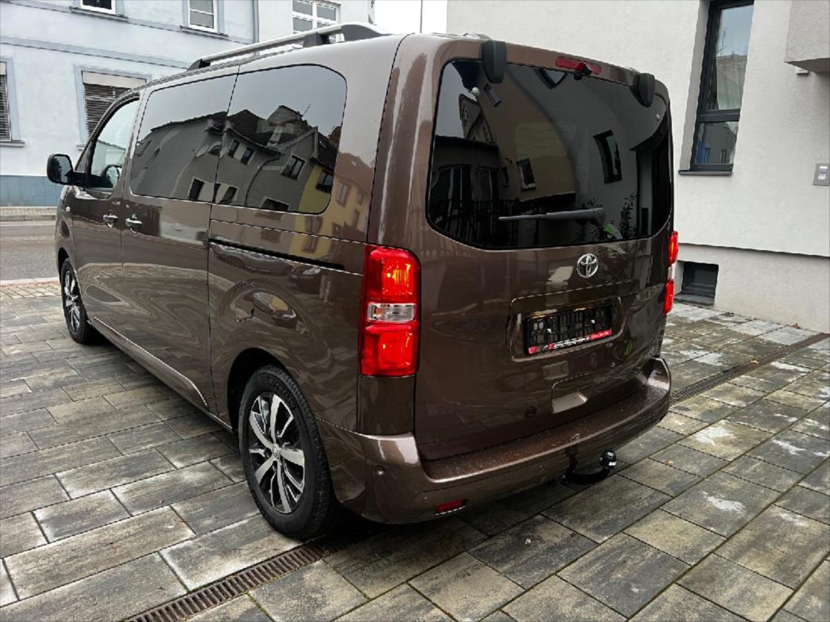 toyota-proace-verso-2-0-diesel-comfort-navi - 3