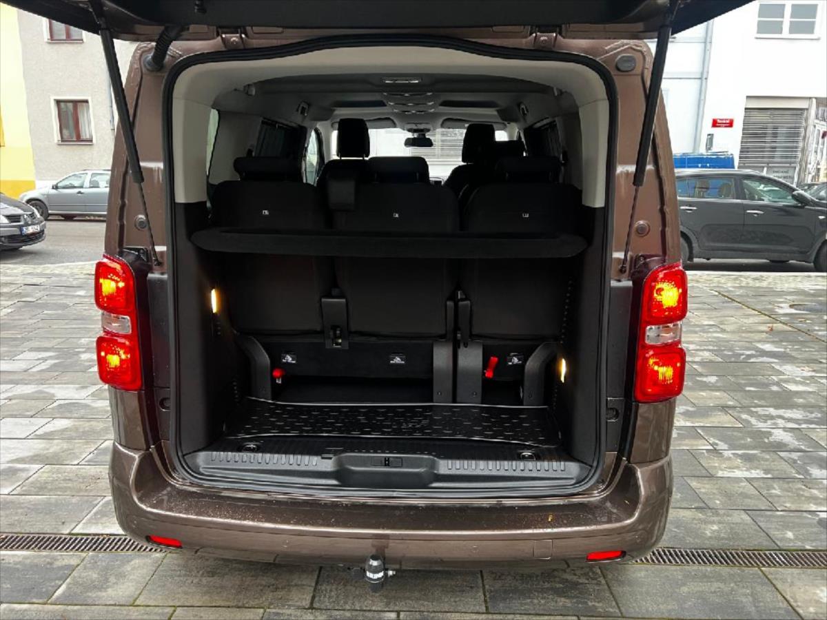 toyota-proace-verso-2-0-diesel-comfort-navi - 5