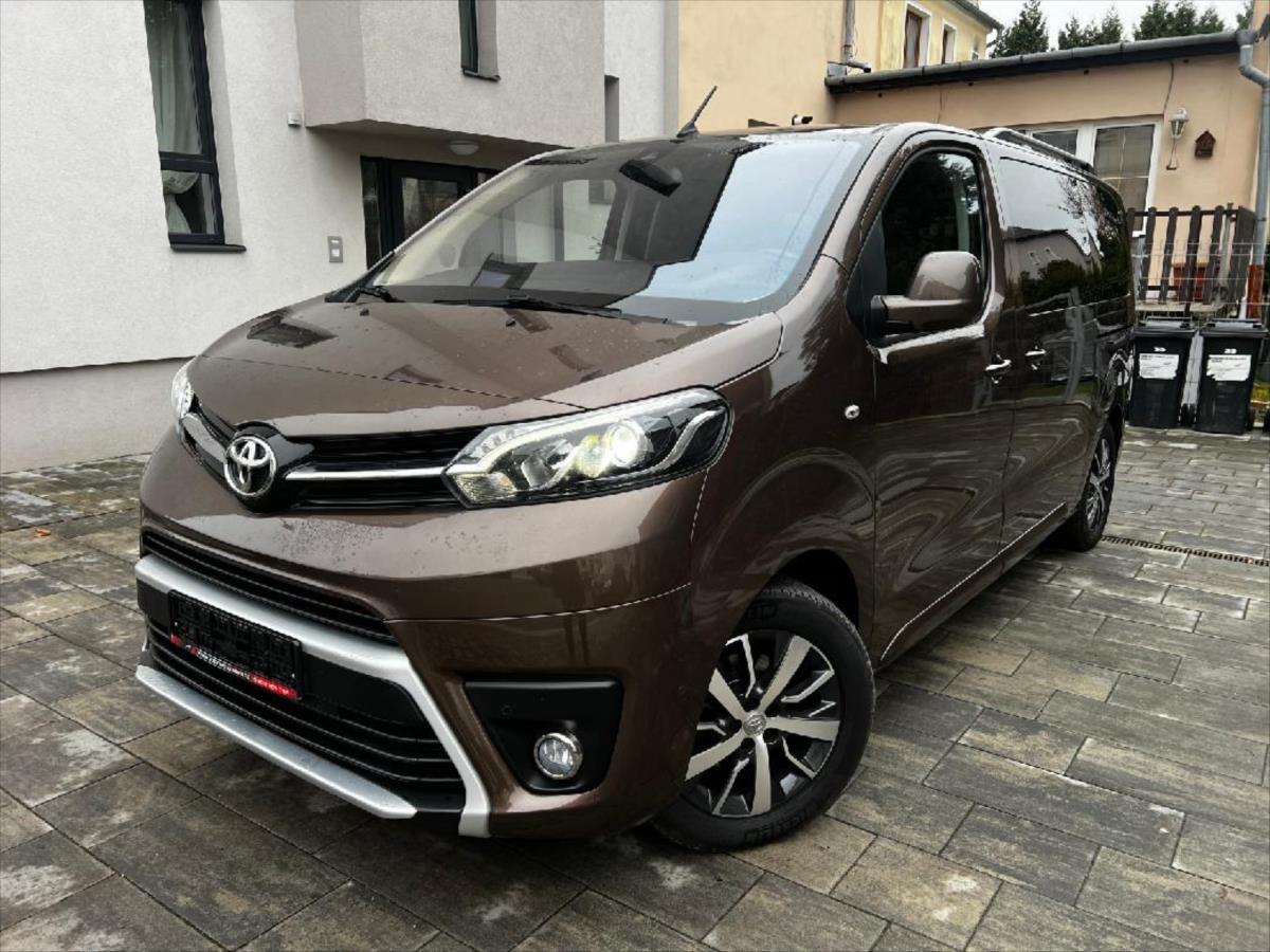 toyota-proace-verso-2-0-diesel-comfort-navi - 8