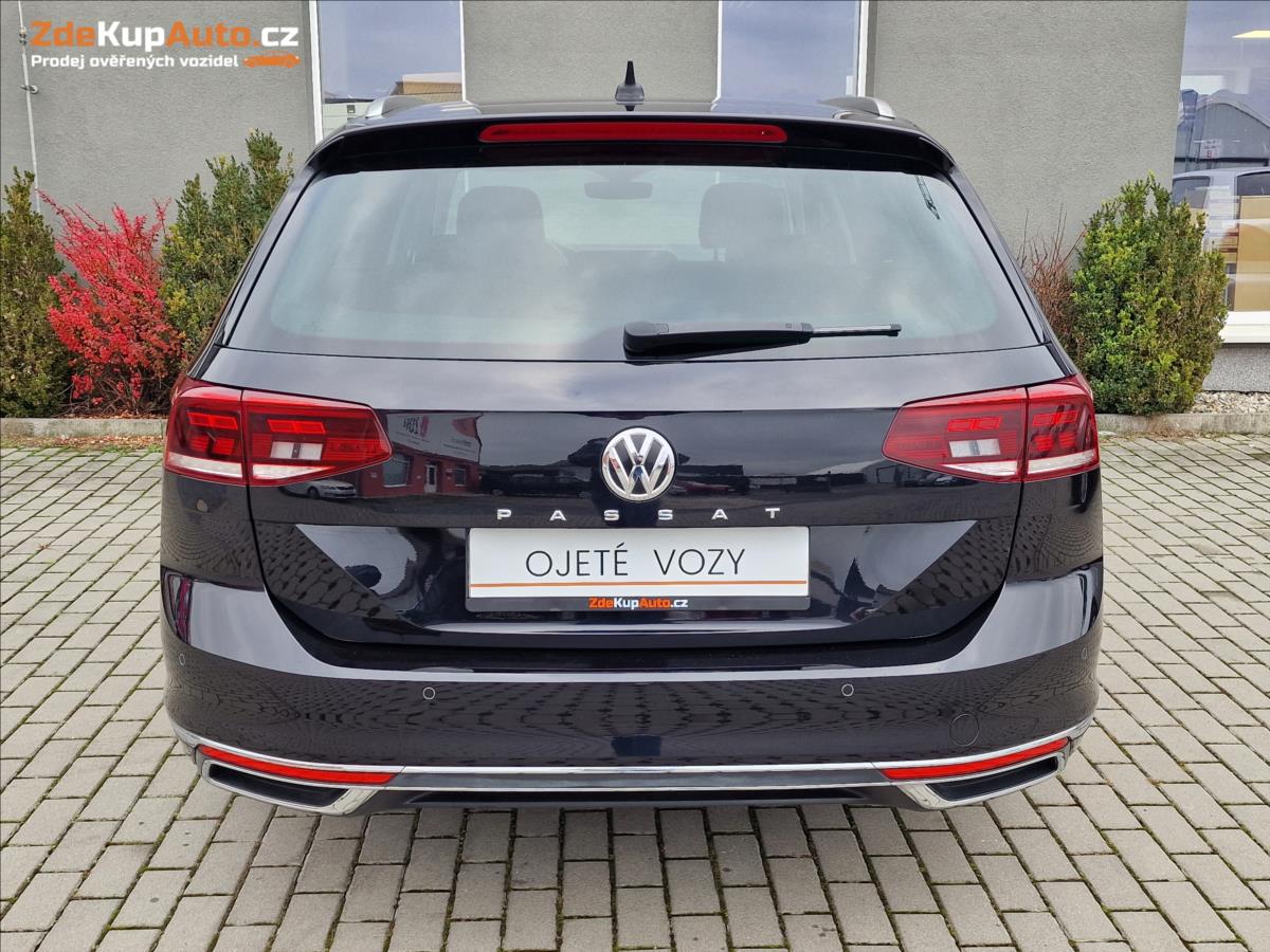 volkswagen-passat-2-0tdi-dsg-elegance-cr-1-maj - 8