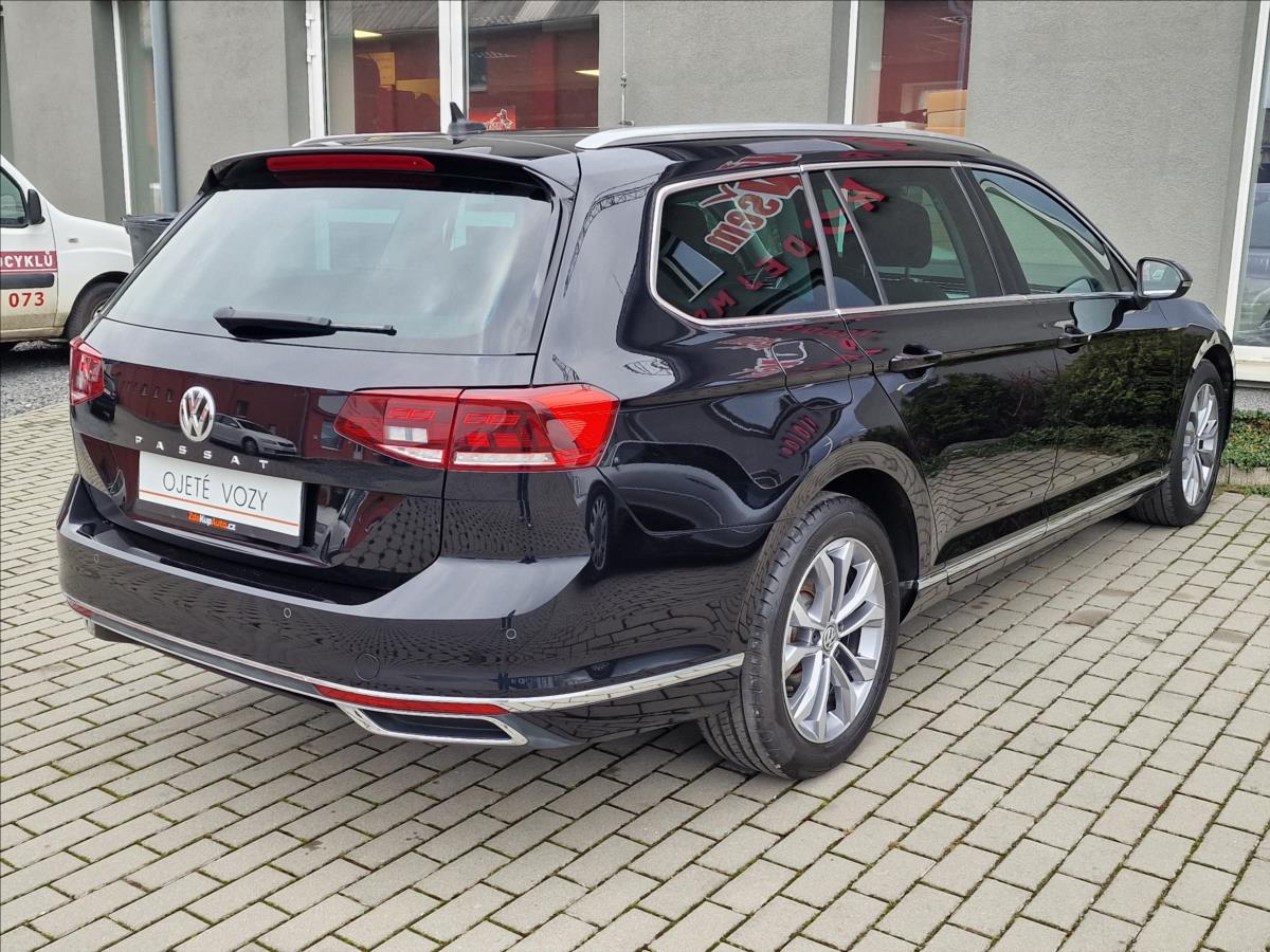 volkswagen-passat-2-0tdi-dsg-elegance-cr-1-maj - 9