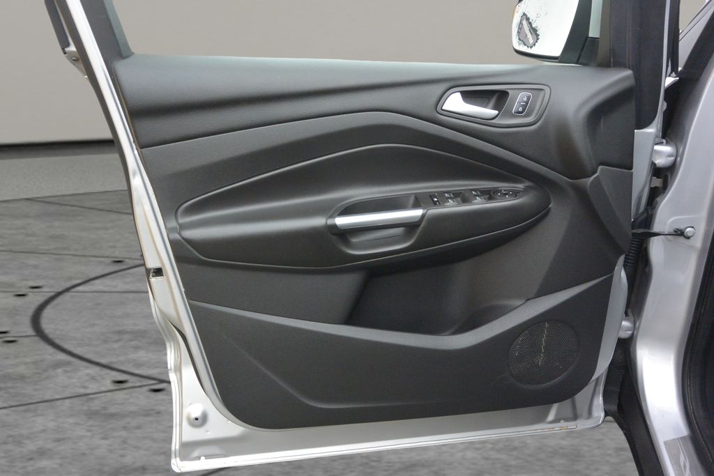 ford-kuga-2-0tdci-titanium-4x4 - 8
