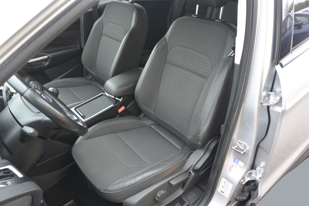 ford-kuga-2-0tdci-titanium-4x4 - 9