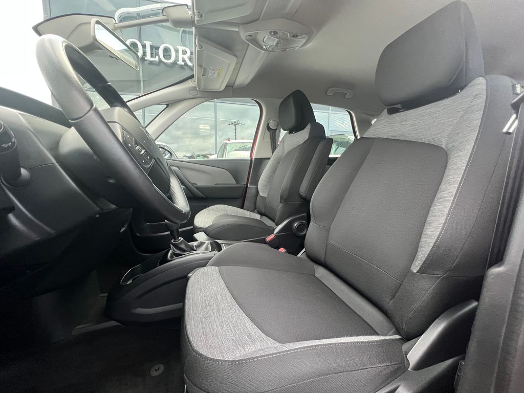 citroen-c4-picasso-1-2-130k-servis-zaruka-navi - 7