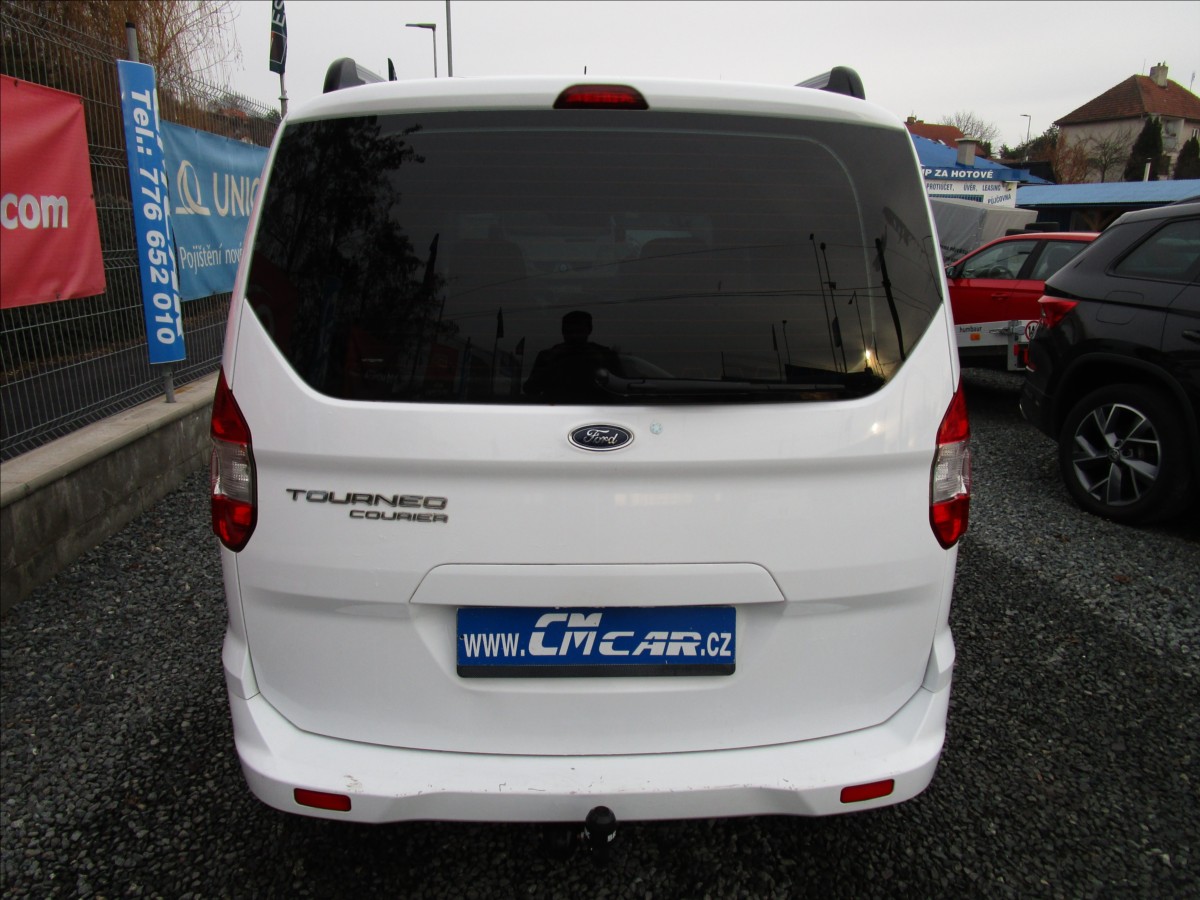 ford-tourneo-courier-1-5tdci-titanium-2-maj - 4