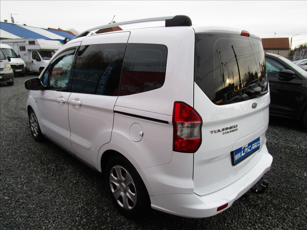 ford-tourneo-courier-1-5tdci-titanium-2-maj - 5