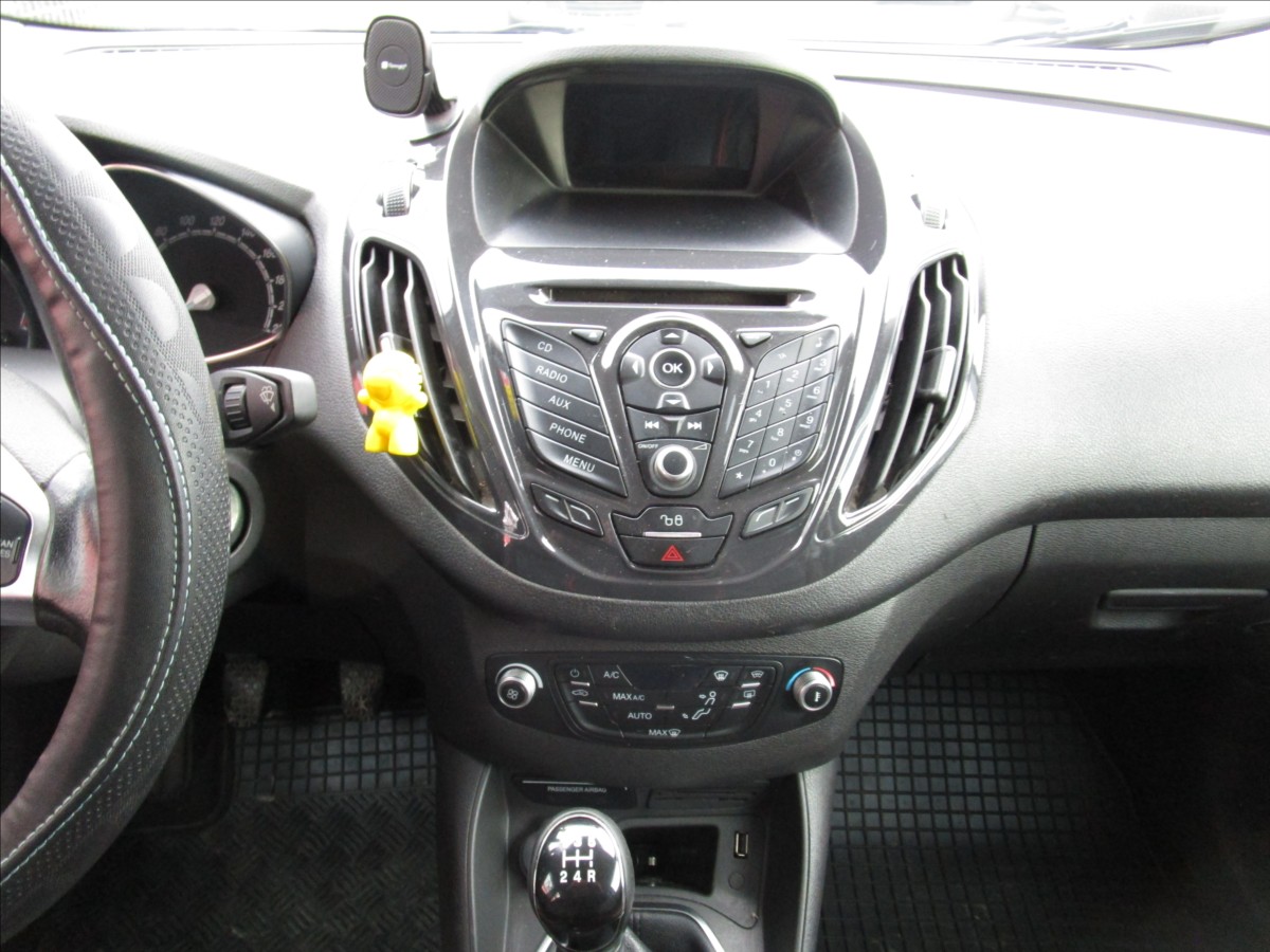 ford-tourneo-courier-1-5tdci-titanium-2-maj - 8