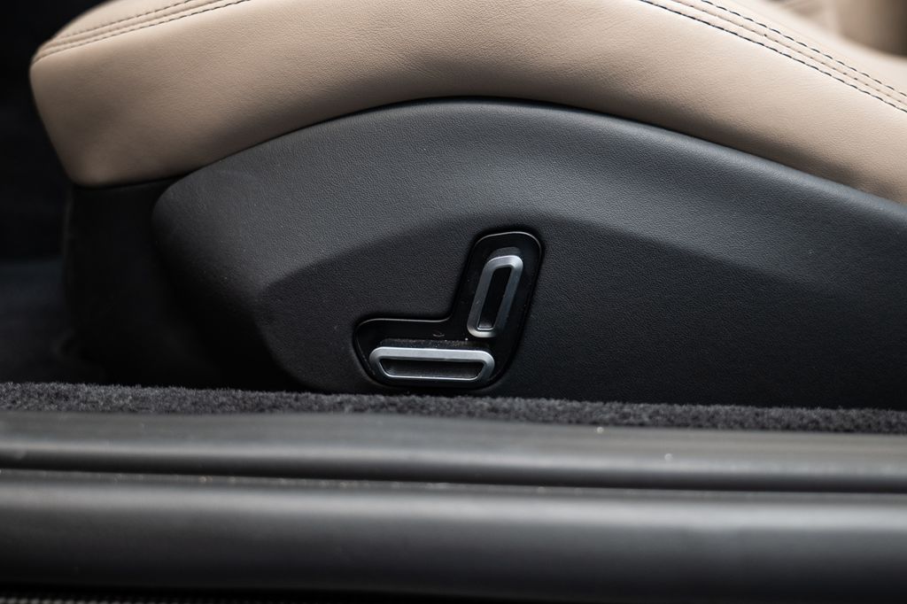 ferrari-roma-spider-carbon-jbl-360-led - 7