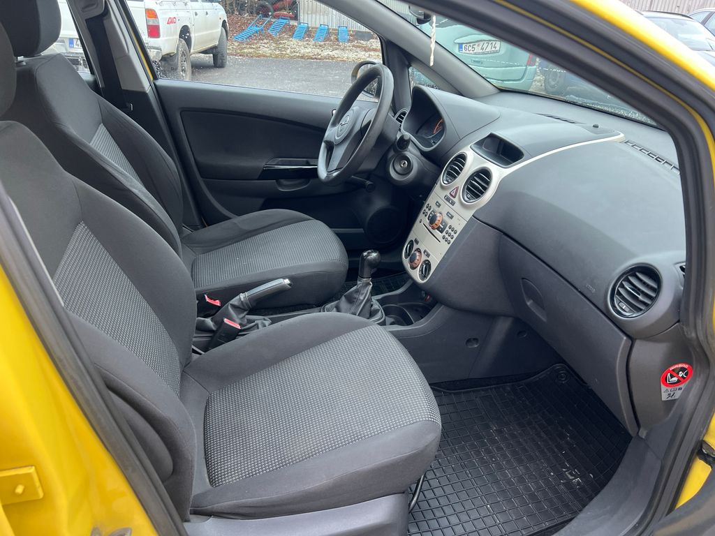 opel-corsa-1-0i - 8
