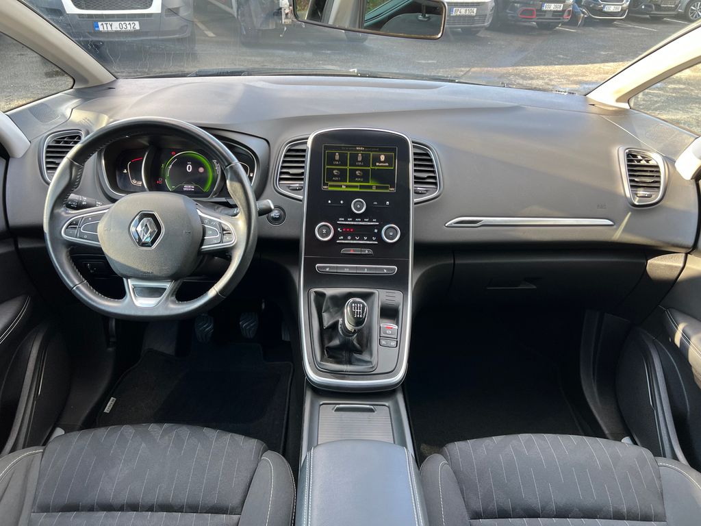 renault-scenic-1-3-tce-140k-servis-zaruka - 4