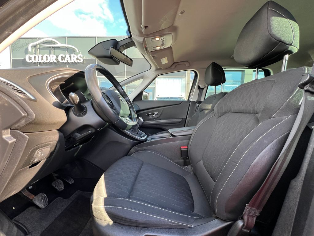 renault-scenic-1-3-tce-140k-servis-zaruka - 7