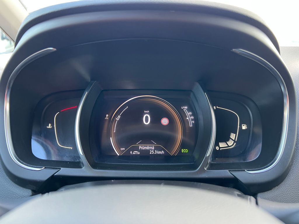 renault-scenic-1-3-tce-140k-servis-zaruka - 9