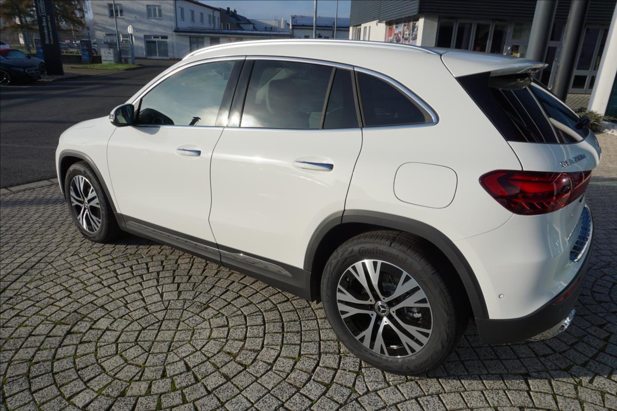 mercedes-benz-gla-1-9-gla-200d-4m-nove-auto - 3