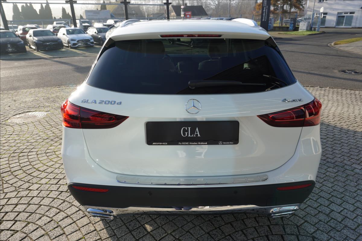 mercedes-benz-gla-1-9-gla-200d-4m-nove-auto - 4