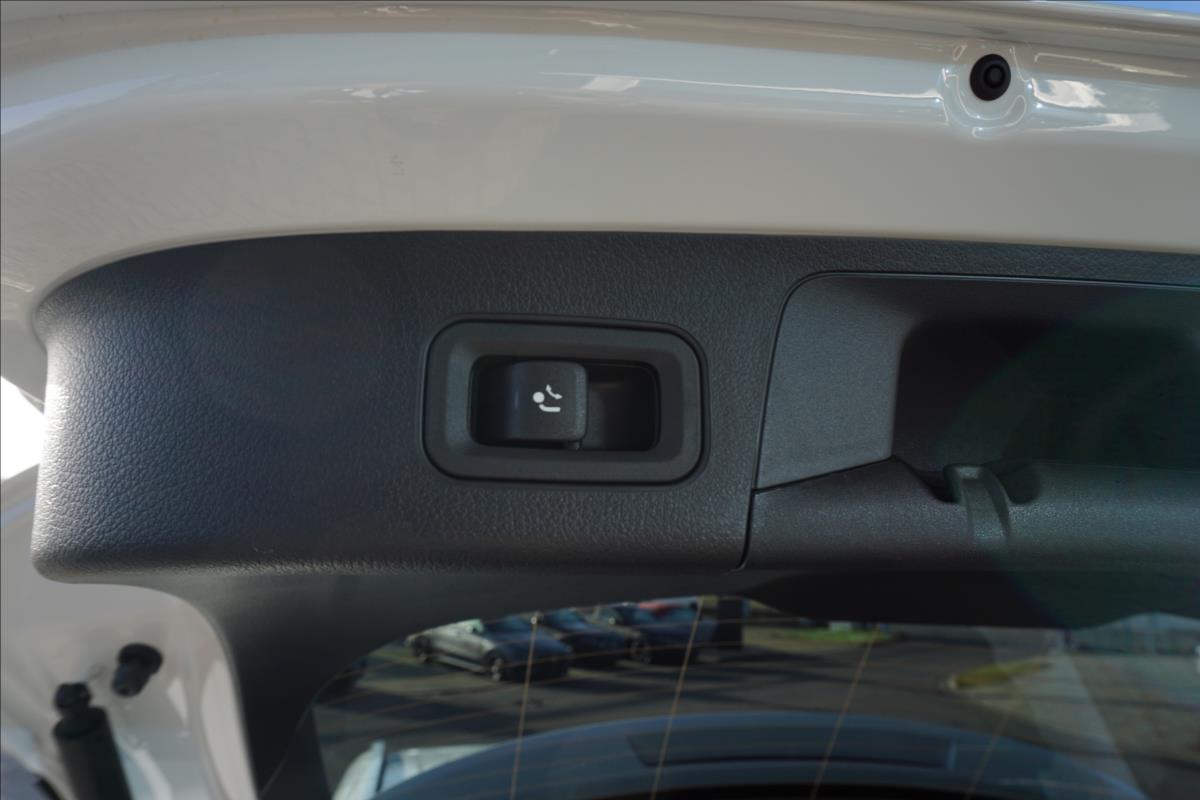 mercedes-benz-gla-1-9-gla-200d-4m-nove-auto - 8